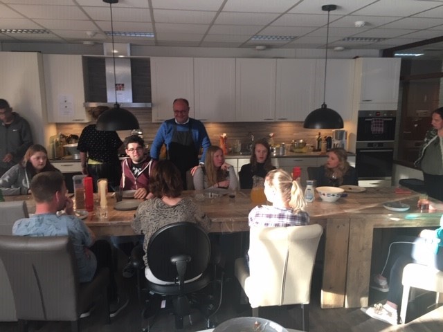 WAT IN HET VAT ZIT VERZUURT NIET.JPG